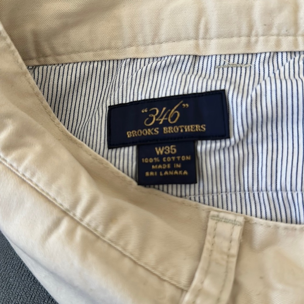 Brooks brothers walking short in good condition, W36.
